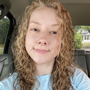 Meet your Posher, Abigail